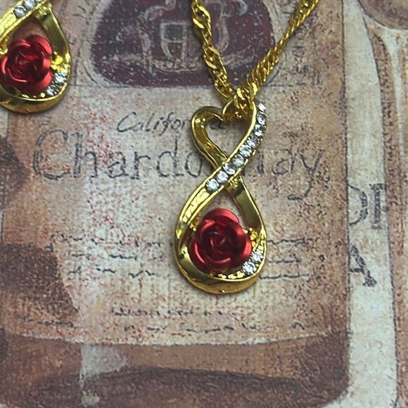 Rose & Heart Necklace and Earring Set NWOT - Picture 3 of 5